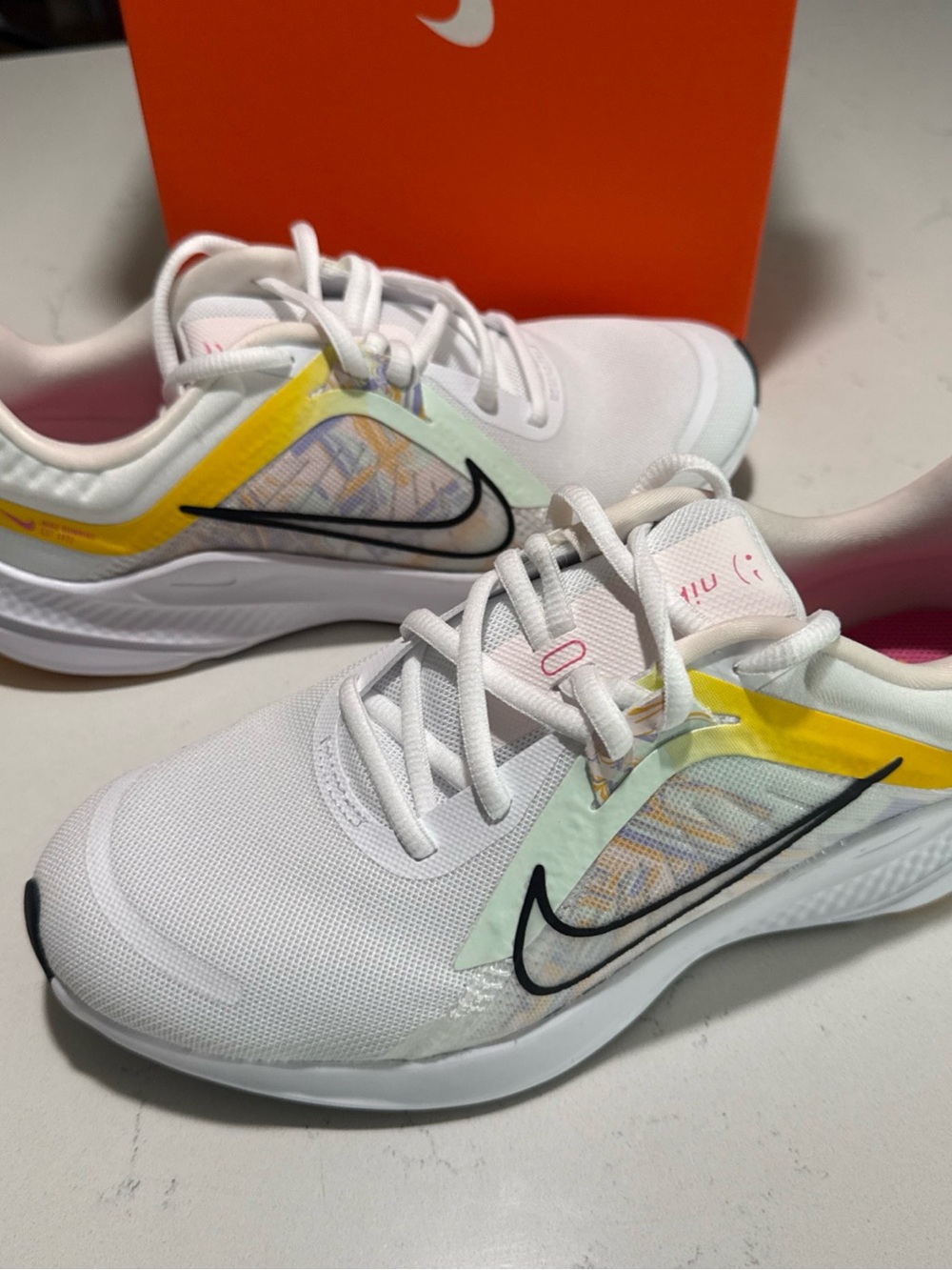 Nike Quest 5 Premium Women’s Running Shoes White Smoke Grey DO9473-100 Size 8 /